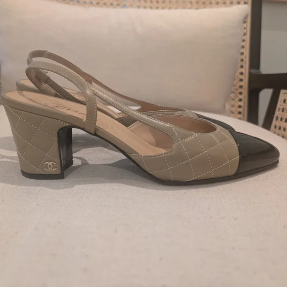 CHANEL Two-Tone Quilted Slingback Heels - Picture 3 of 8